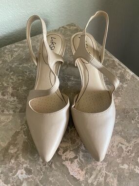 Life Stride Taupe Pointed Slingback Heels